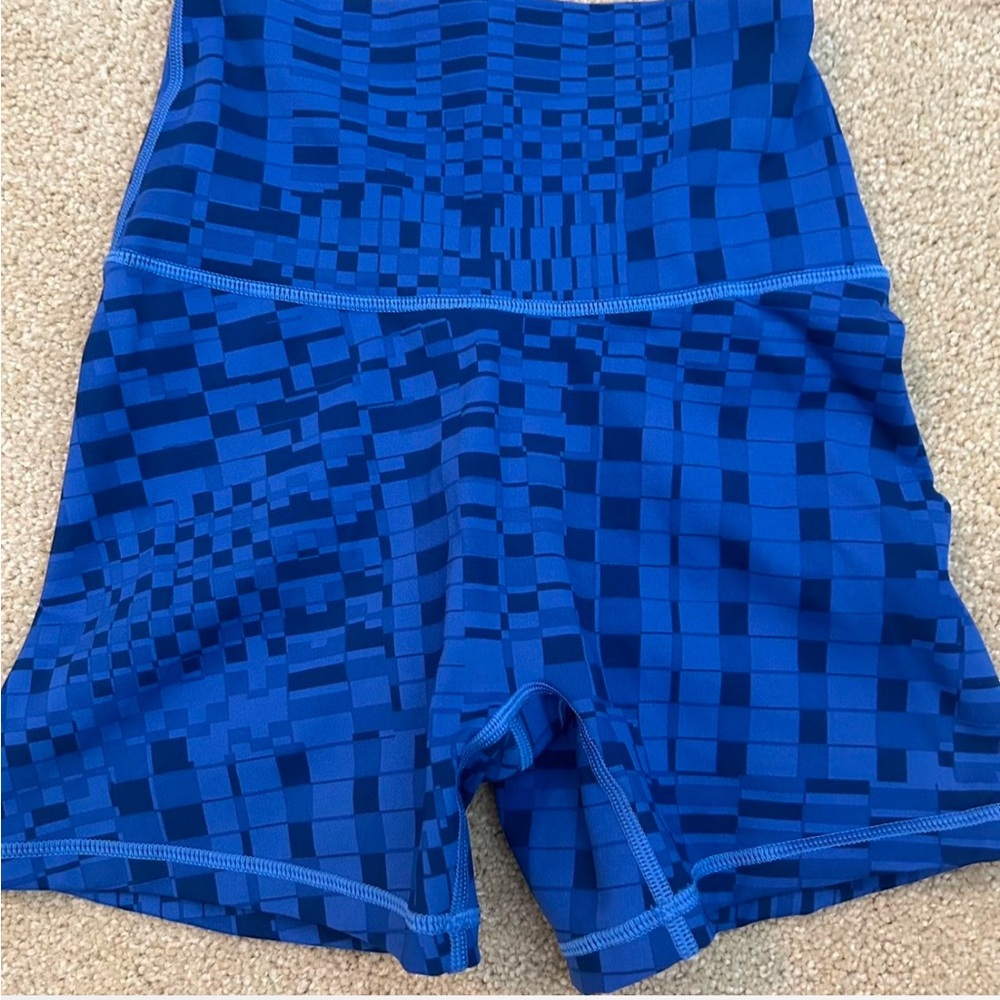Aerie Offline 4 inch inseam bike shorts! Blue pattern. XSA